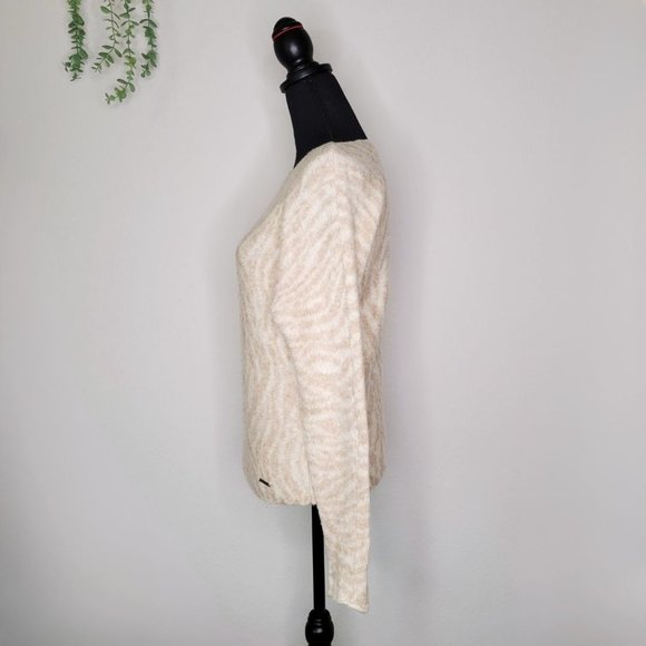 ANIMAL PRINT SLASH NECKLINE SWEATER FOR WOMEN - Picture 3 of 12